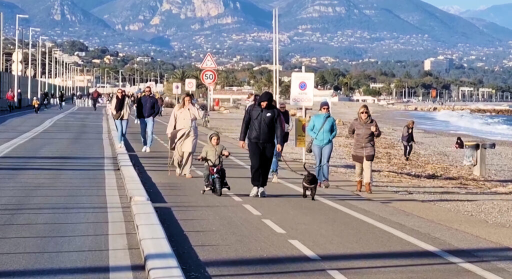 Bord de mer, Antibes