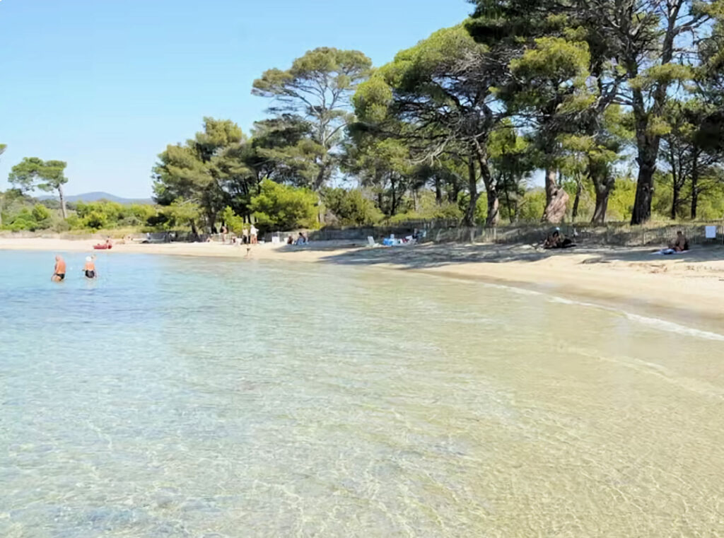 Bormes-les-Mimosas, la très belle plage de l'Estagnol
