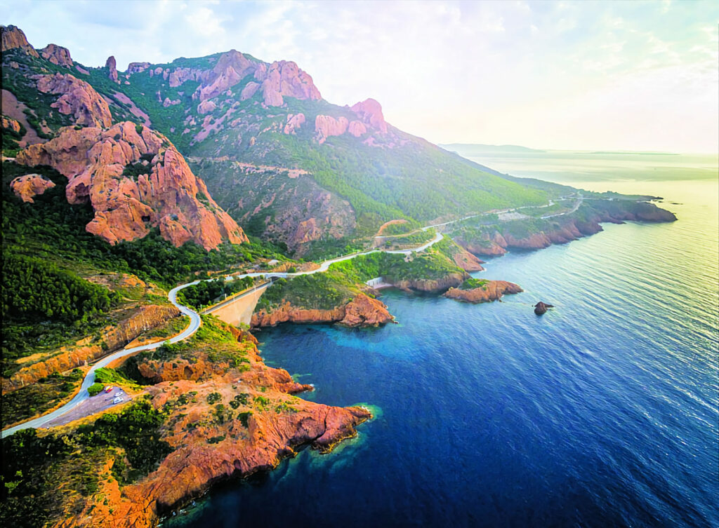 Mandelieu, porte de l'Estérel, la Corniche d'Or