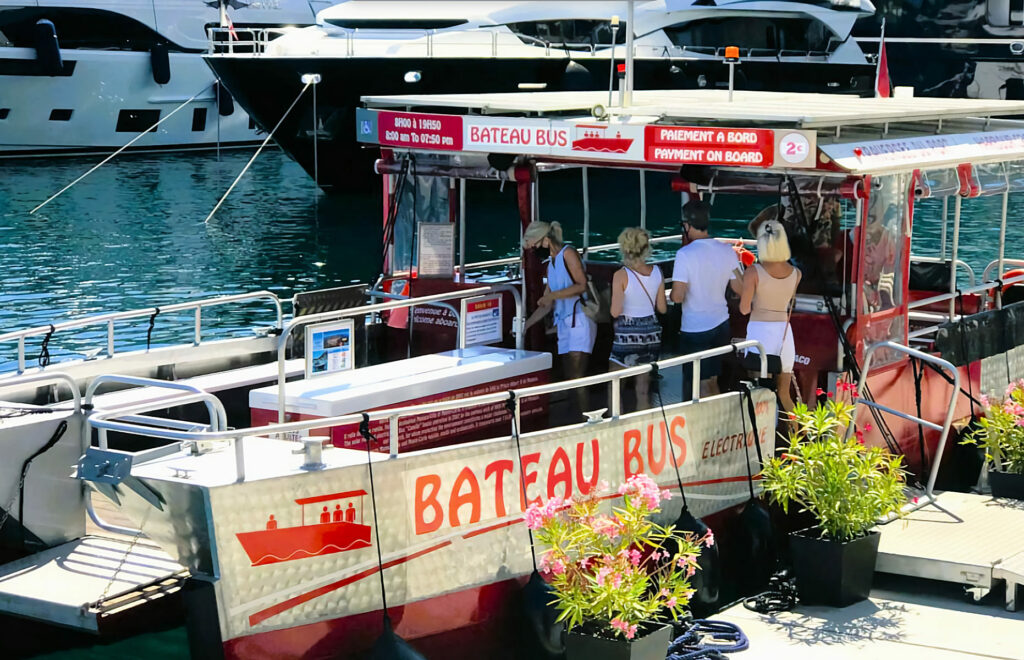 Monaco, le bateau-bus électro-solaire