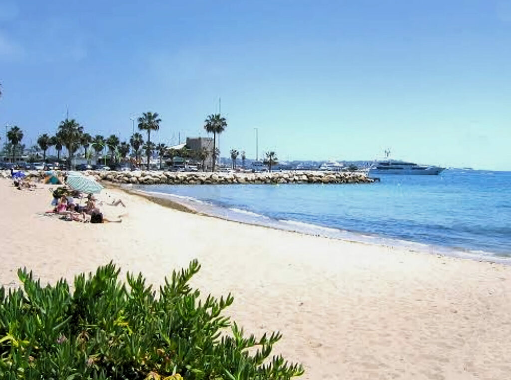 Golfe-Juan, la plage Picasso