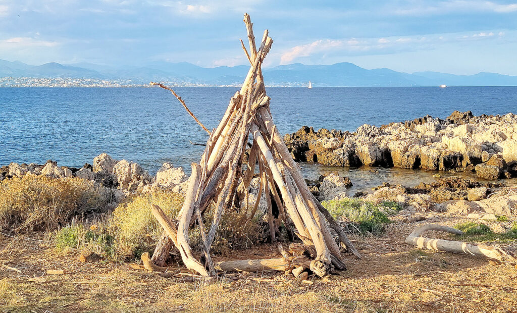 Vue sur la Méditerranée depuis le sentier du Cap d’Antibes